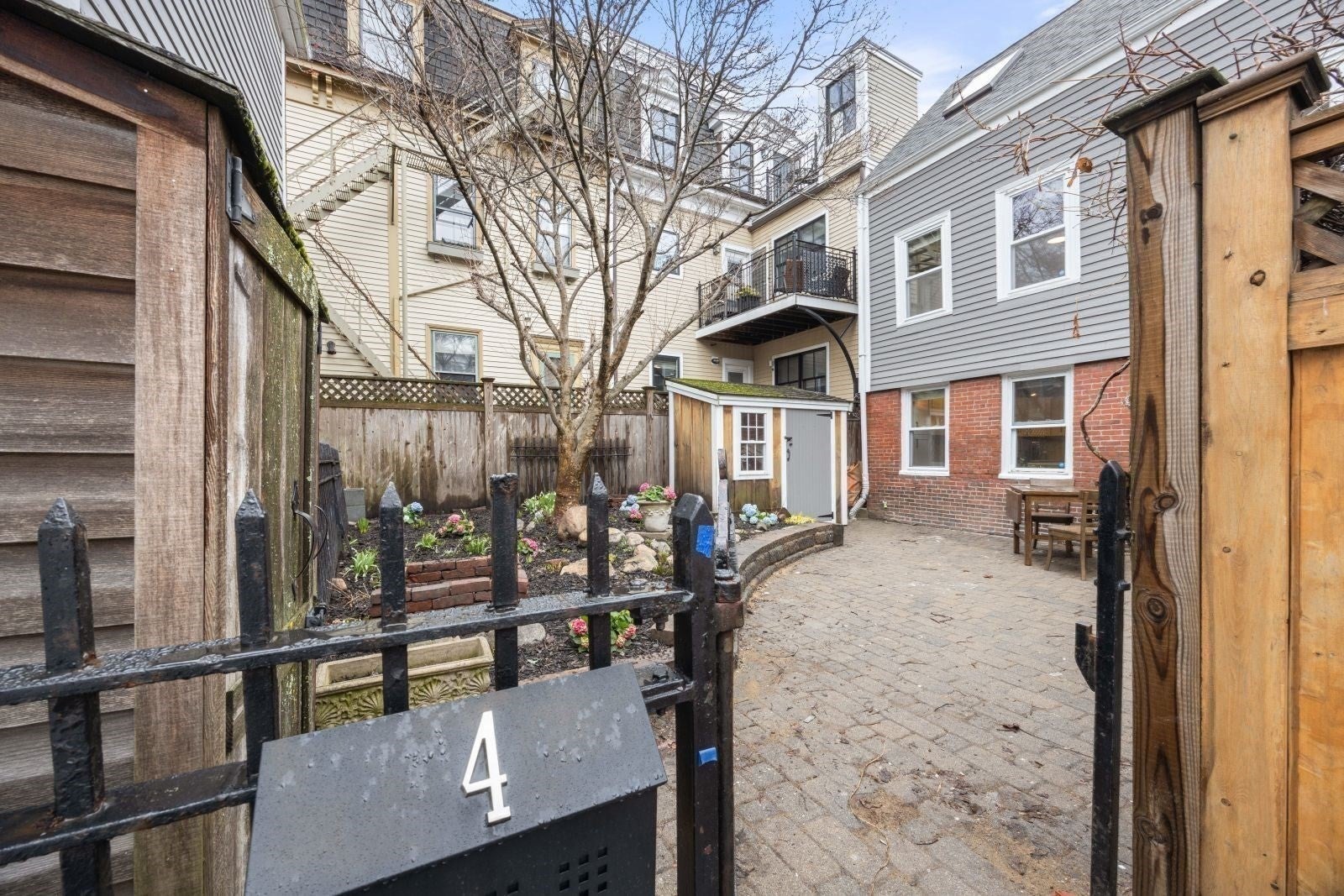 4 Mead Street Ct