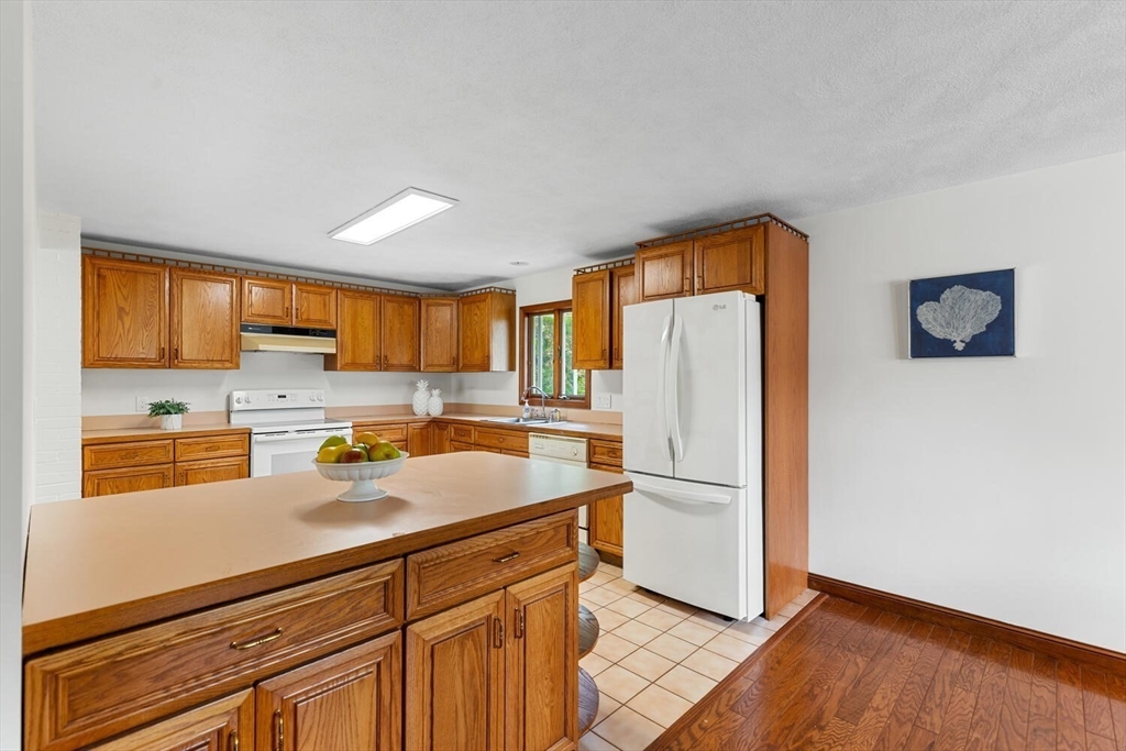 11 Amherst St