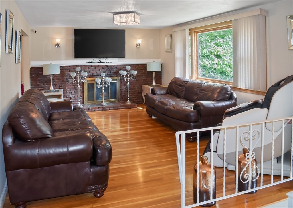 223 Robert Rd