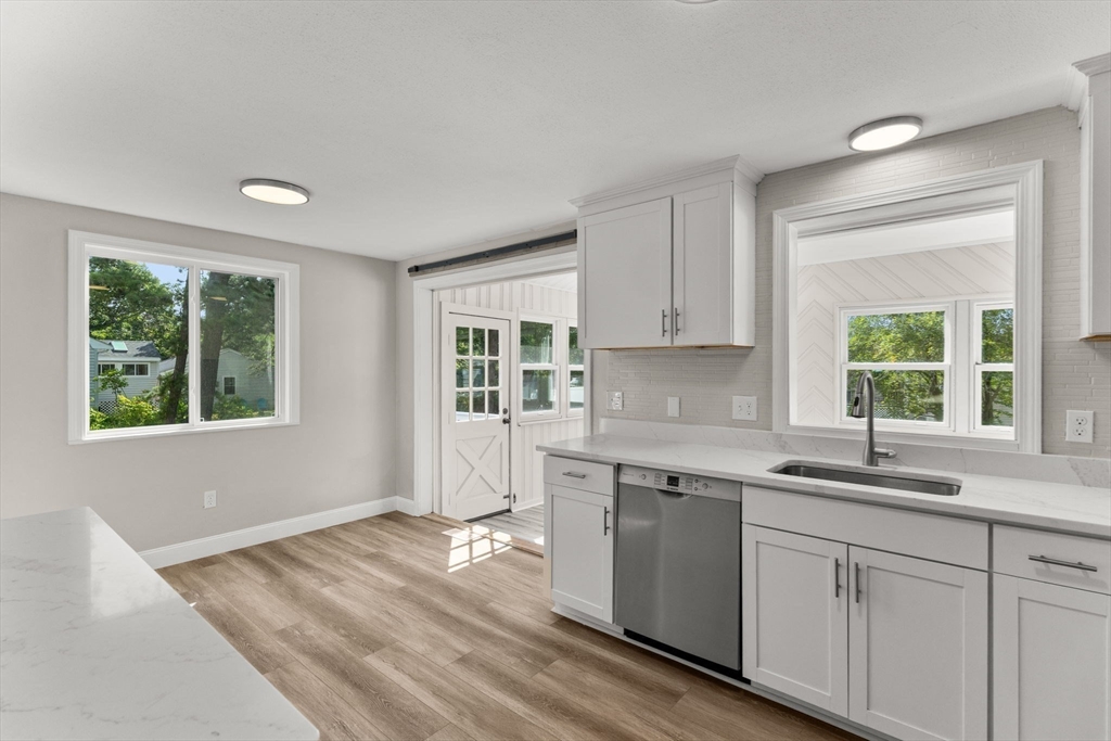 37 Roxanne Sq.