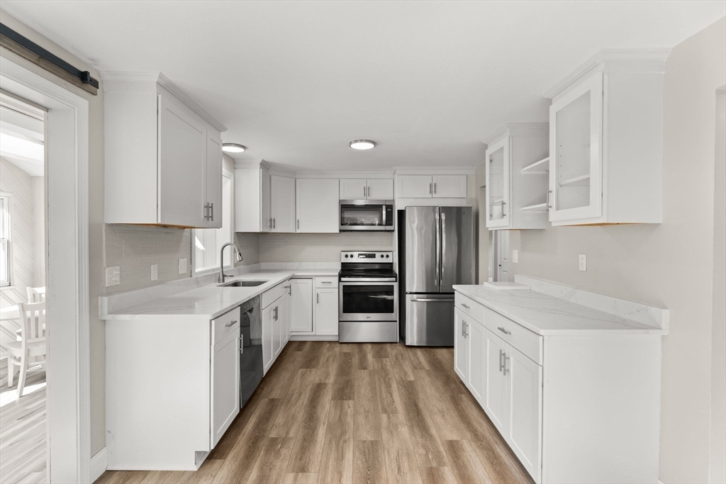 37 Roxanne Sq.