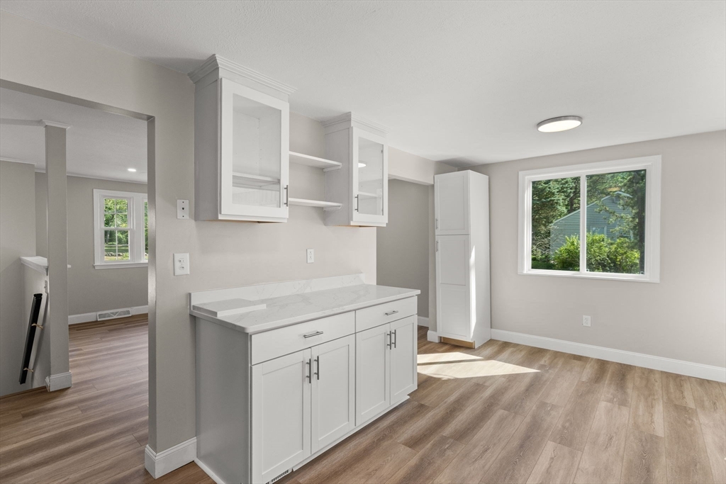 37 Roxanne Sq.