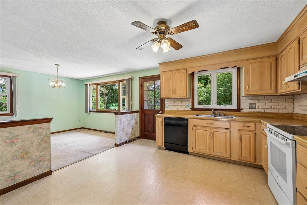 60 Forest Hill Rd