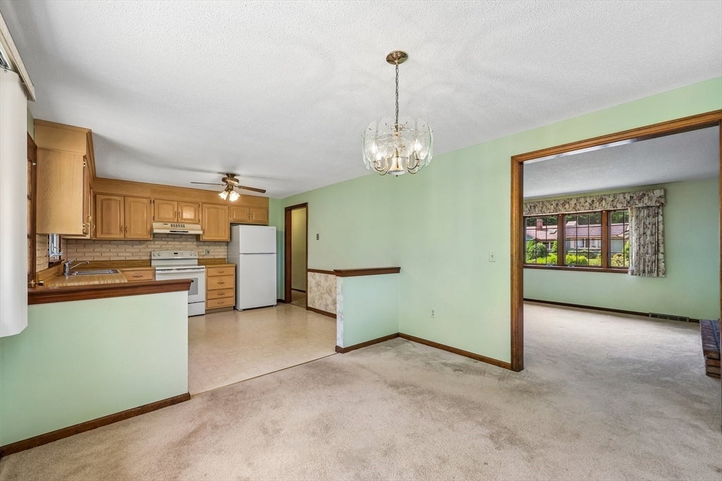60 Forest Hill Rd, Agawam, MA, 60 Forest Hill Rd, Agawam, MA Photo #5