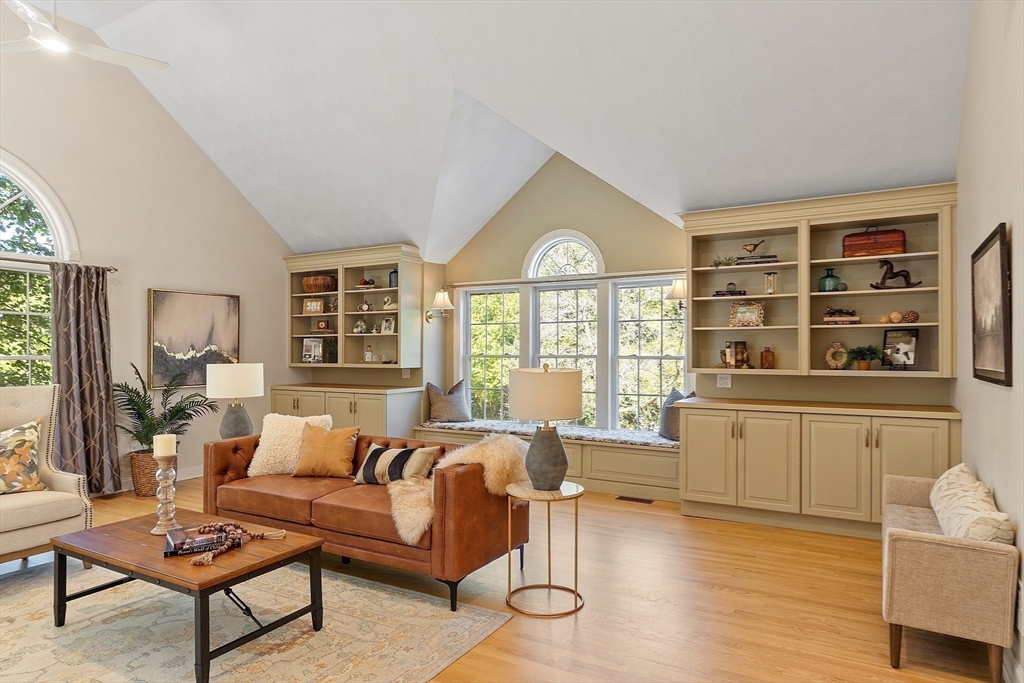 10 Olde Taverne Lane