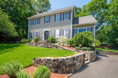 Photo of 3 Paris Way, Woburn, MA 01801 (MLS # 73508171)
