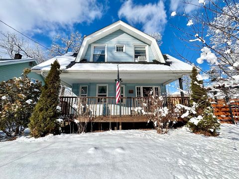 29 Webster Ave West Springfield MA 01089