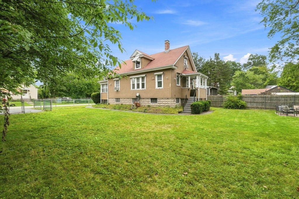 16 Beechcrest St, Warwick, RI, 16 Beechcrest St, Warwick, RI Photo #23