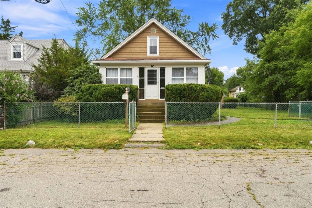 16 Beechcrest St, Warwick, RI, 16 Beechcrest St, Warwick, RI Photo #1