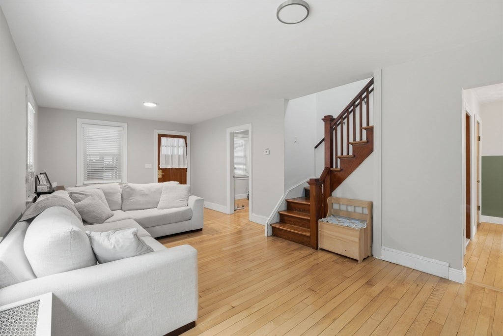 16 Beechcrest St, Warwick, RI, 16 Beechcrest St, Warwick, RI Photo #4