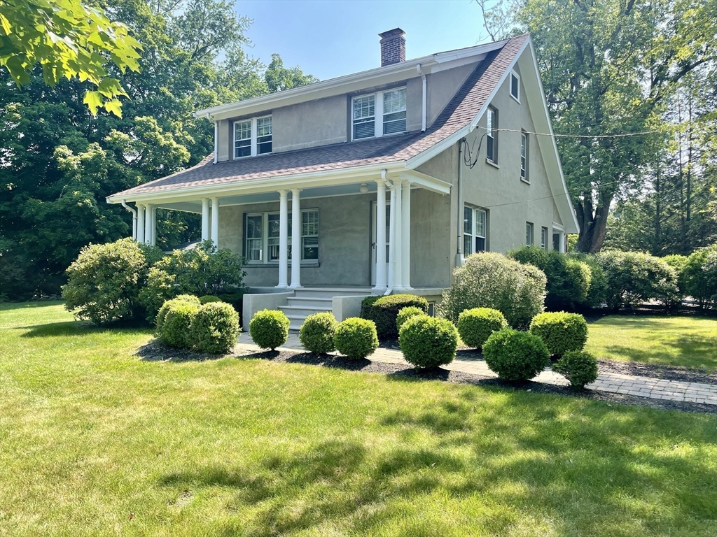 Click for 273 Main St, Wayland, MA slideshow