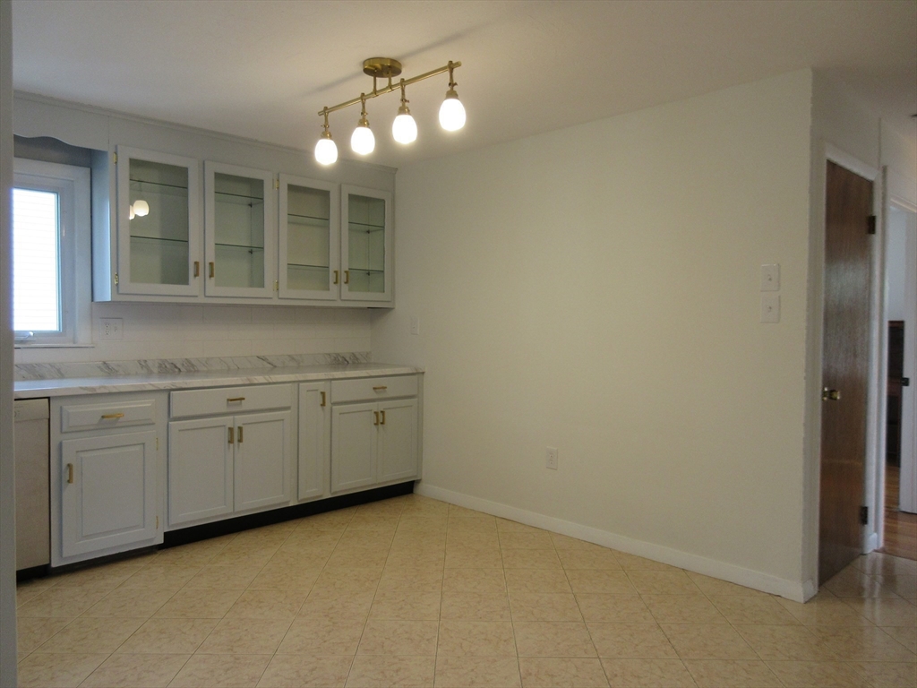 6 Bristol St, Lowell, MA Photo #11