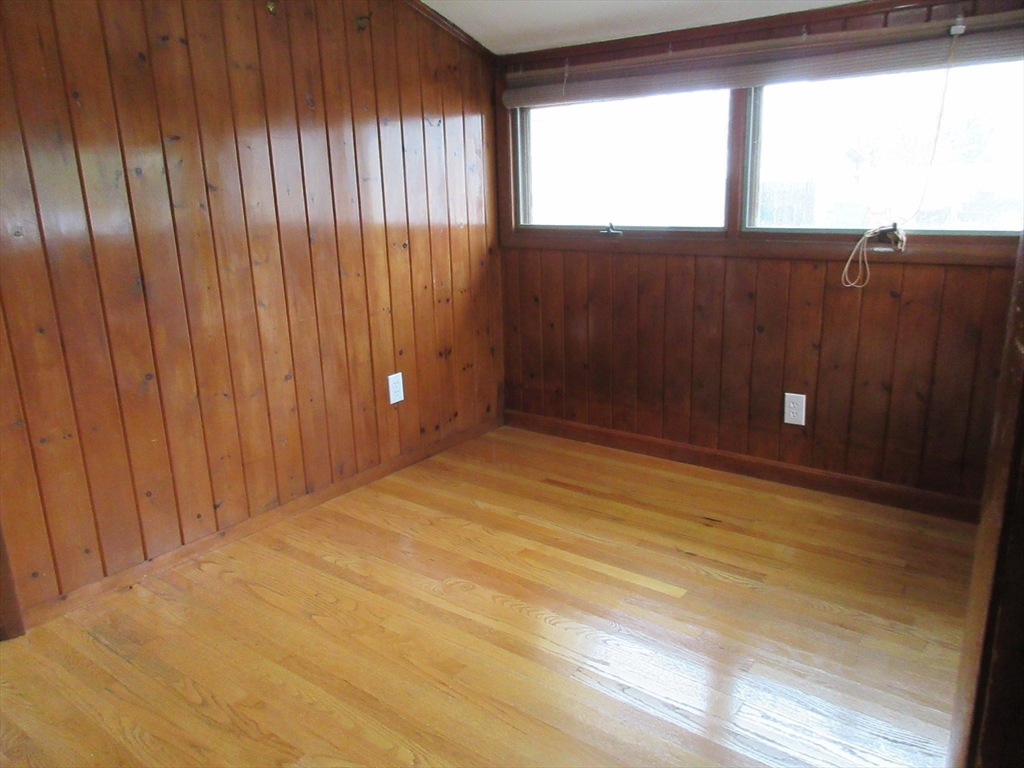 6 Bristol St, Lowell, MA Photo #8