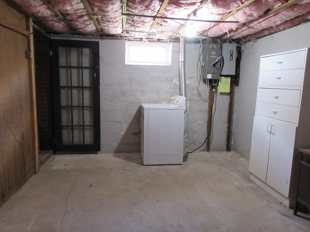 6 Bristol St, Lowell, MA Photo #35