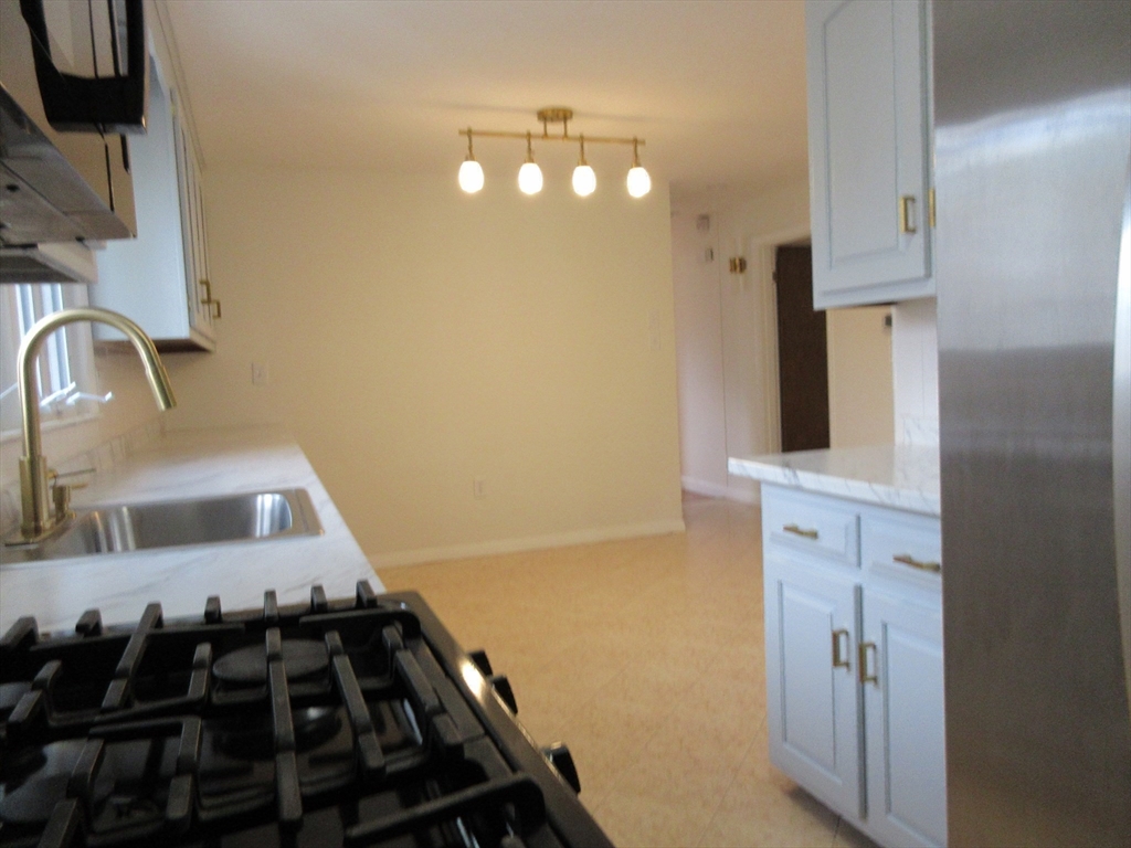 6 Bristol St, Lowell, MA Photo #4