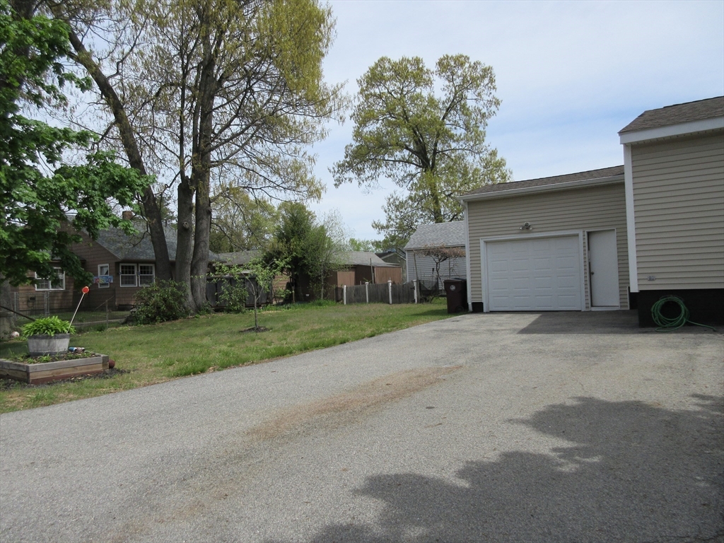 6 Bristol St, Lowell, MA Photo #5