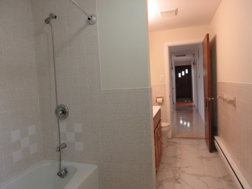 6 Bristol St, Lowell, MA Photo #23