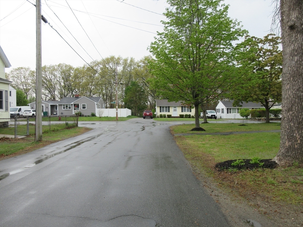6 Bristol St, Lowell, MA Photo #29