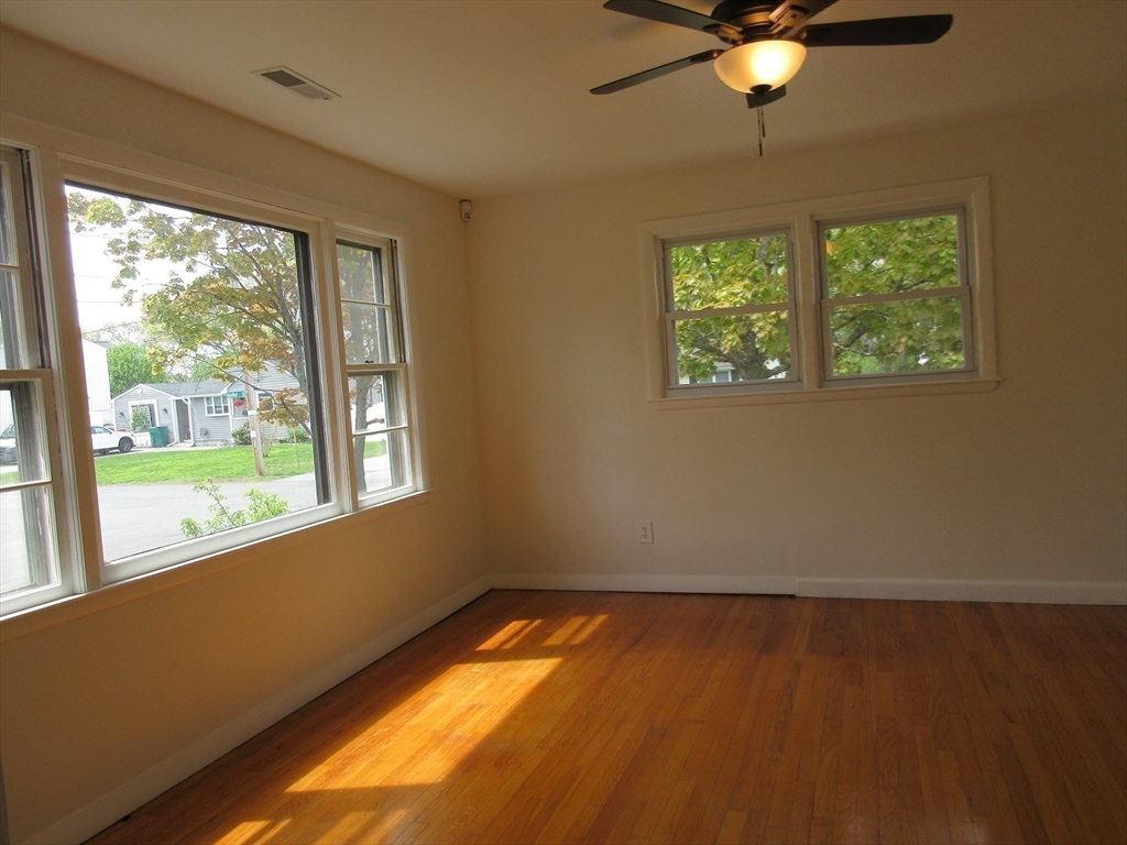 6 Bristol St, Lowell, MA Photo #18