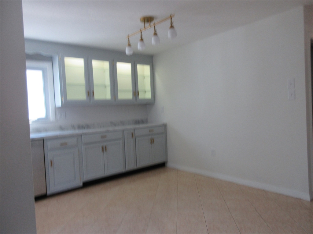 6 Bristol St, Lowell, MA Photo #13