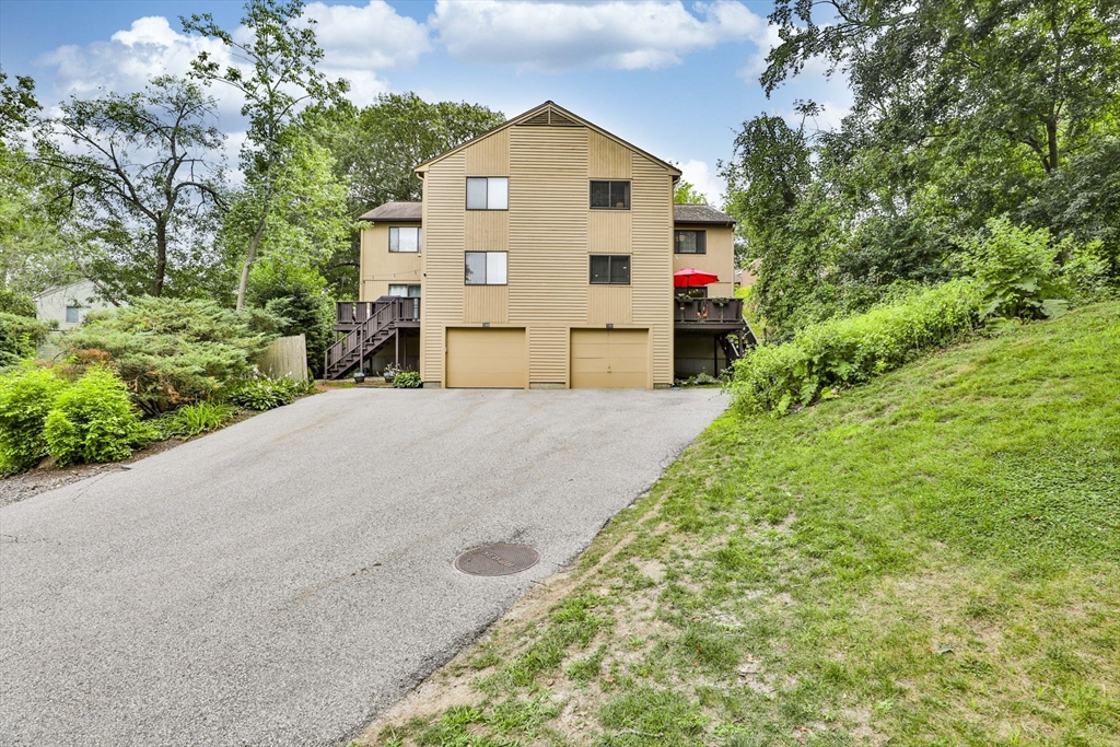 122 Leland Farm Rd 122