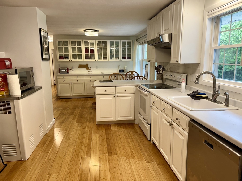 51 Karen Rd