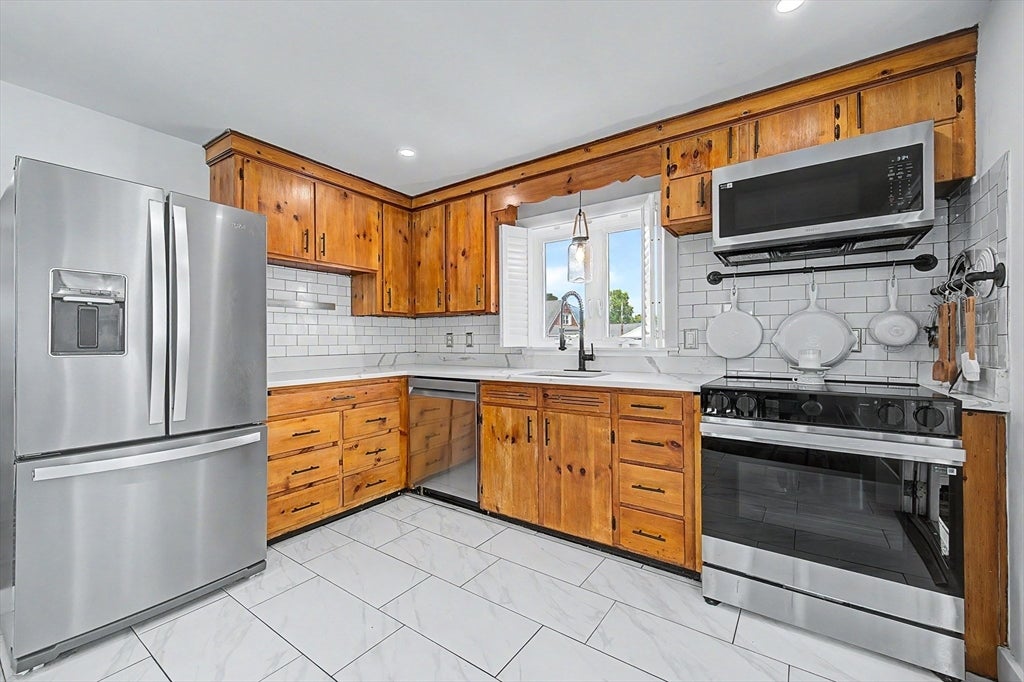 26 Westside Ave, North Attleboro, MA, 26 Westside Ave, North Attleboro, MA Photo #14