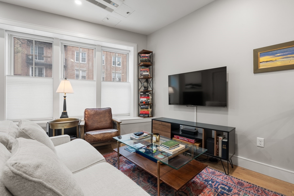 471 Hanover St 2