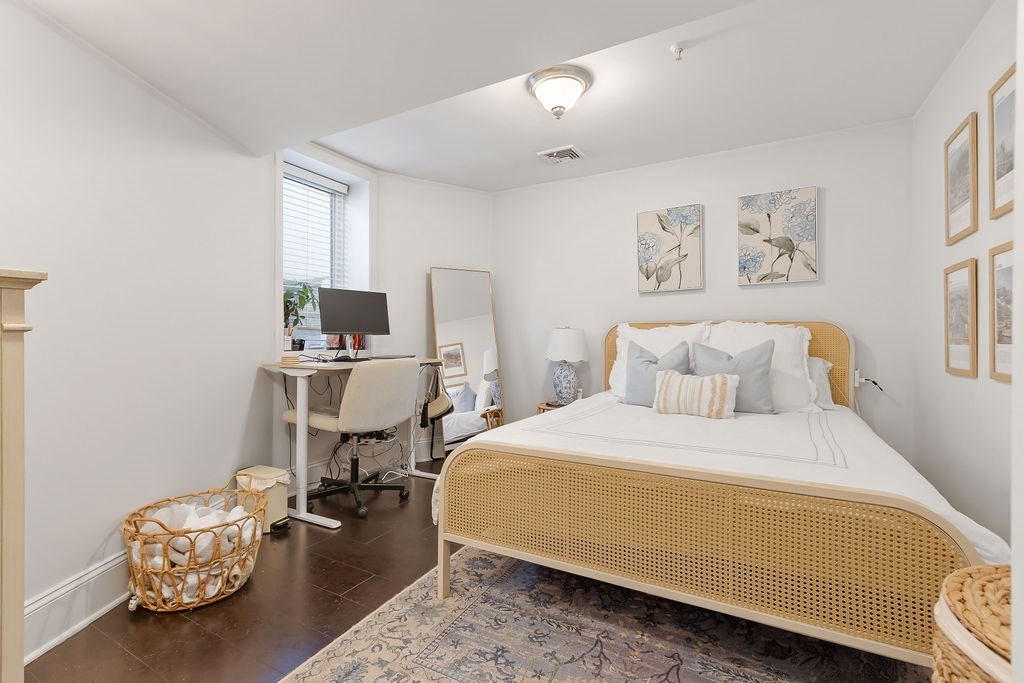 Boston, Massachusetts 02125, United States, 4 Bedrooms Bedrooms, ,2 BathroomsBathrooms,Residential,Active,86339