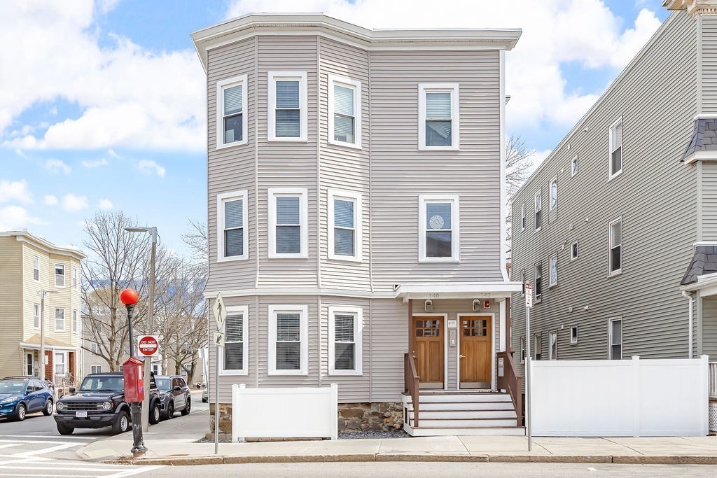 Boston, Massachusetts 02125, United States, 4 Bedrooms Bedrooms, ,2 BathroomsBathrooms,Residential,Active,86339