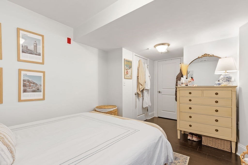 Boston, Massachusetts 02125, United States, 4 Bedrooms Bedrooms, ,2 BathroomsBathrooms,Residential,Active,86339