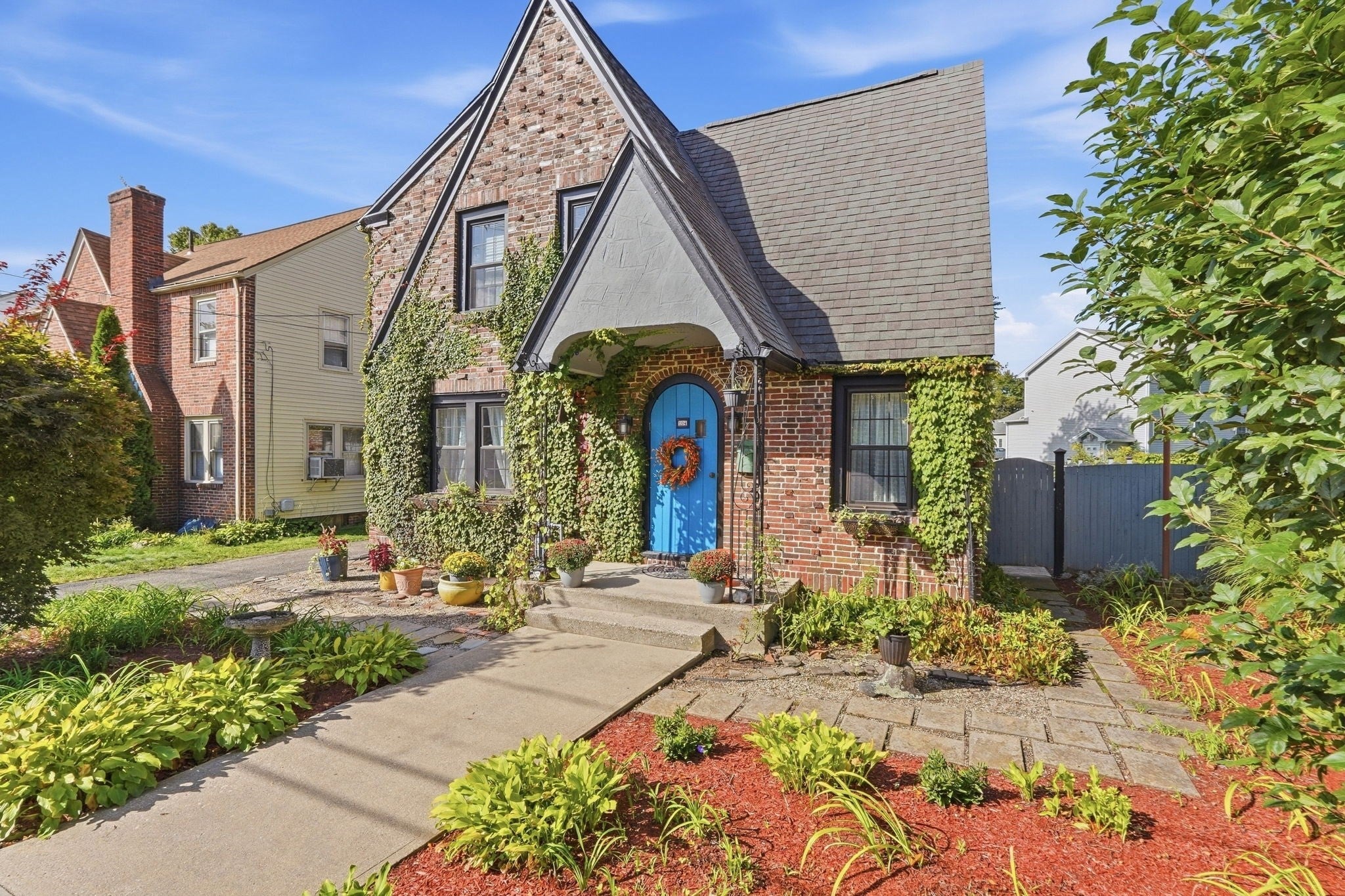 104 Wayne St, Springfield, MA Photo #2