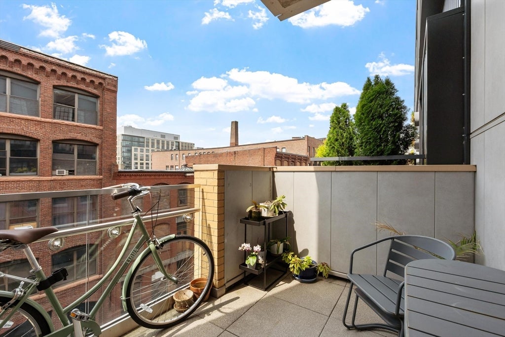 88 Wareham St 401