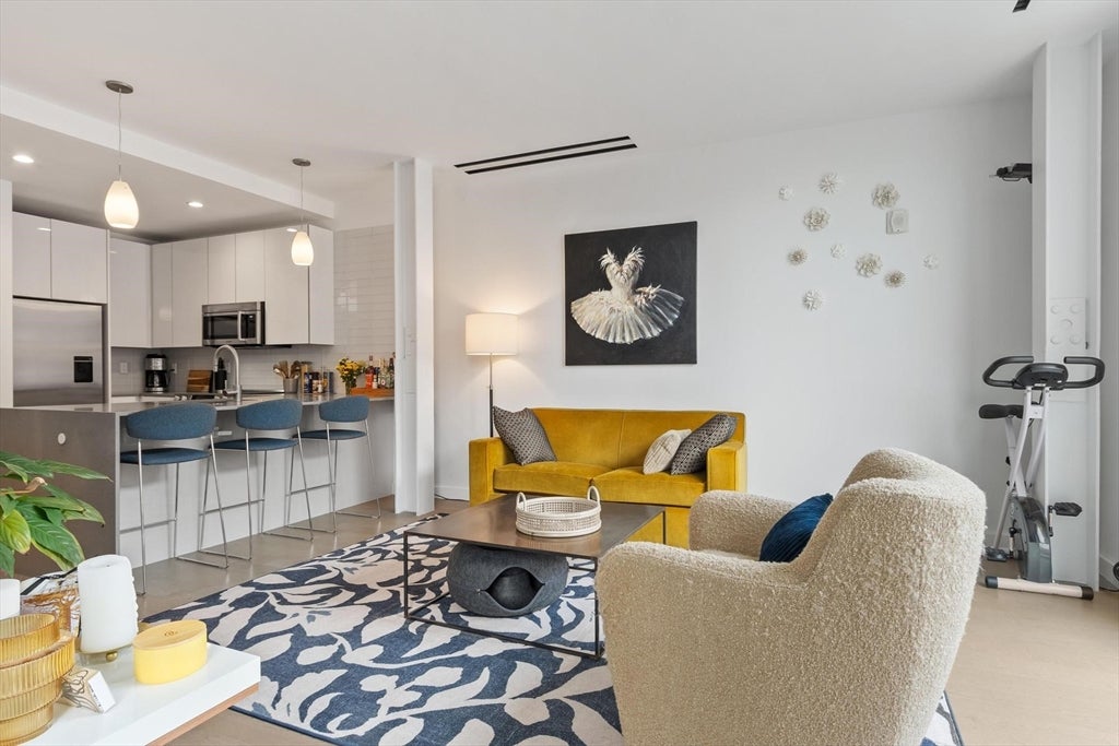 88 Wareham St 401