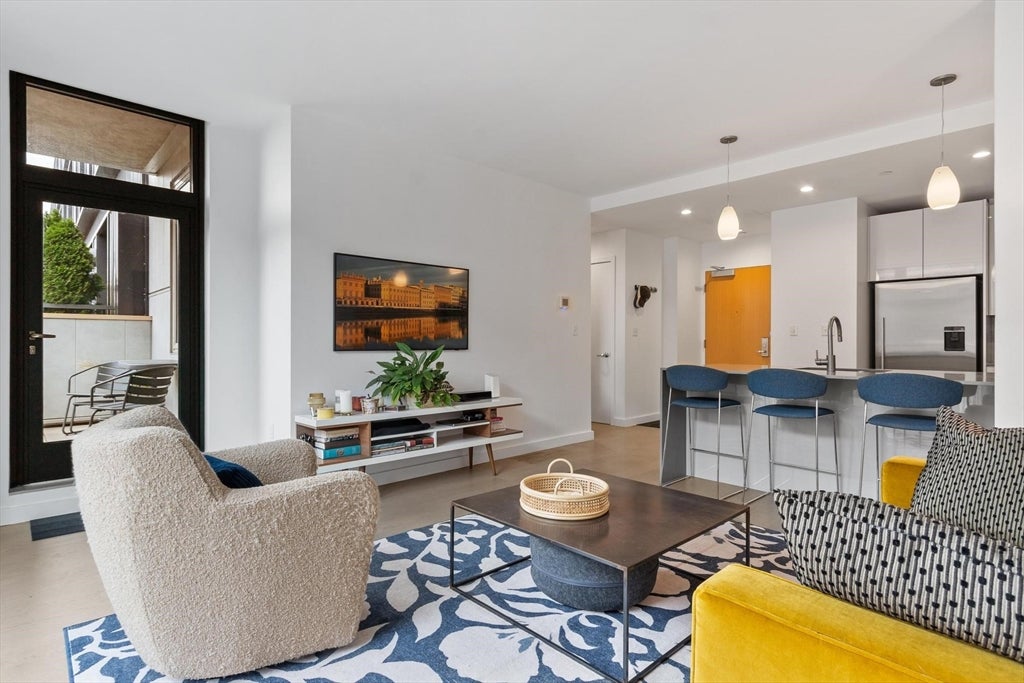 88 Wareham St 401