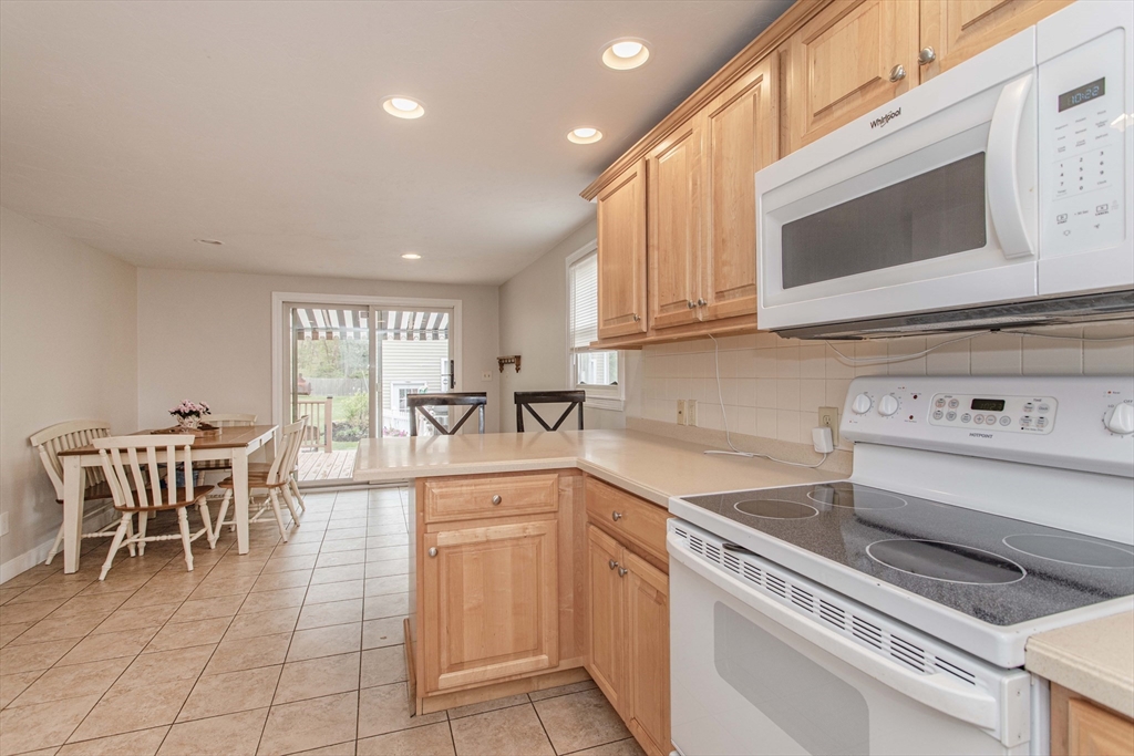 28 Nevens Circle, Rockland, MA Photo #13