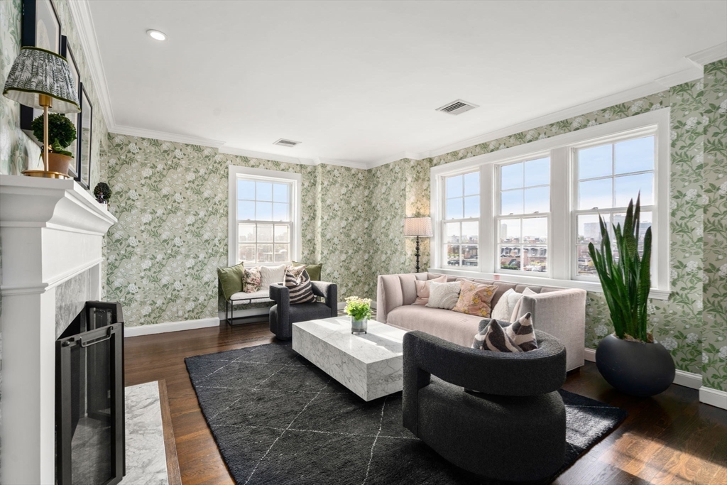 65 Commonwealth Ave 8B
