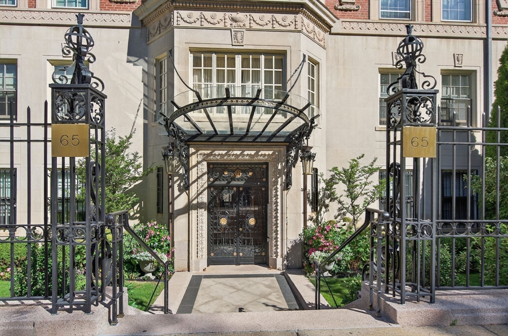 65 Commonwealth Ave 8B