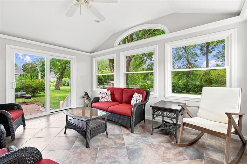 113 Pincushion Rd, Framingham, MA Photo #8