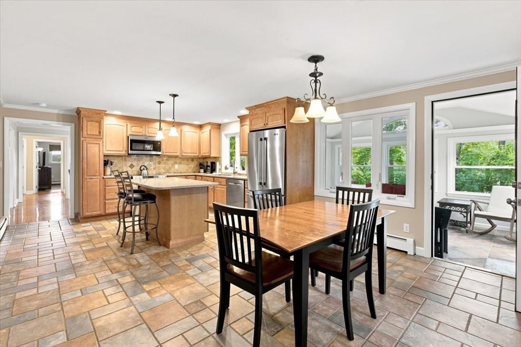 113 Pincushion Rd, Framingham, MA Photo #2