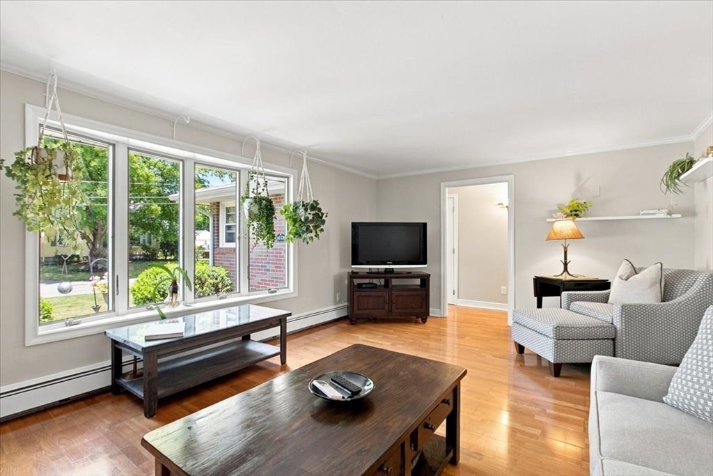 113 Pincushion Rd, Framingham, MA Photo #11