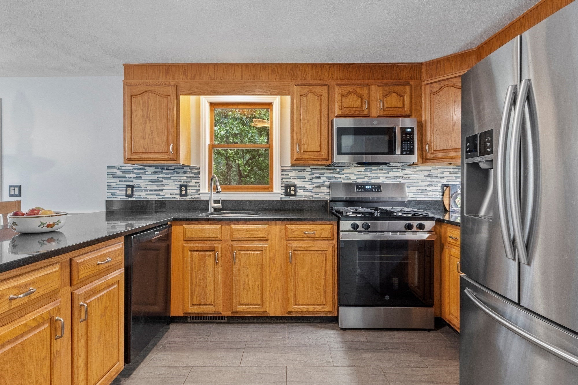 22 Almeria Circle, Westford, MA, 22 Almeria Circle, Westford, MA Photo #12