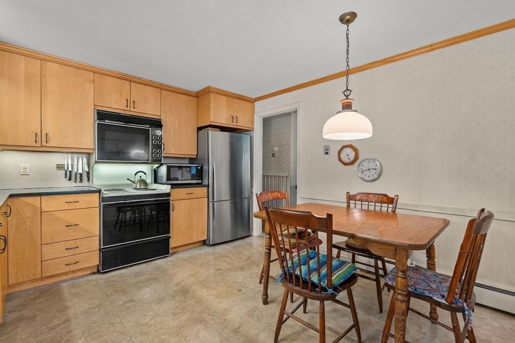 8 Dana Rd, Bedford, MA Photo #10