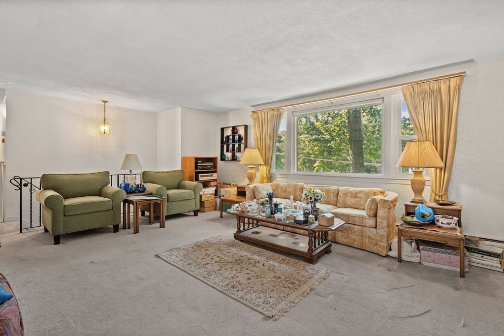 8 Dana Rd, Bedford, MA Photo #8