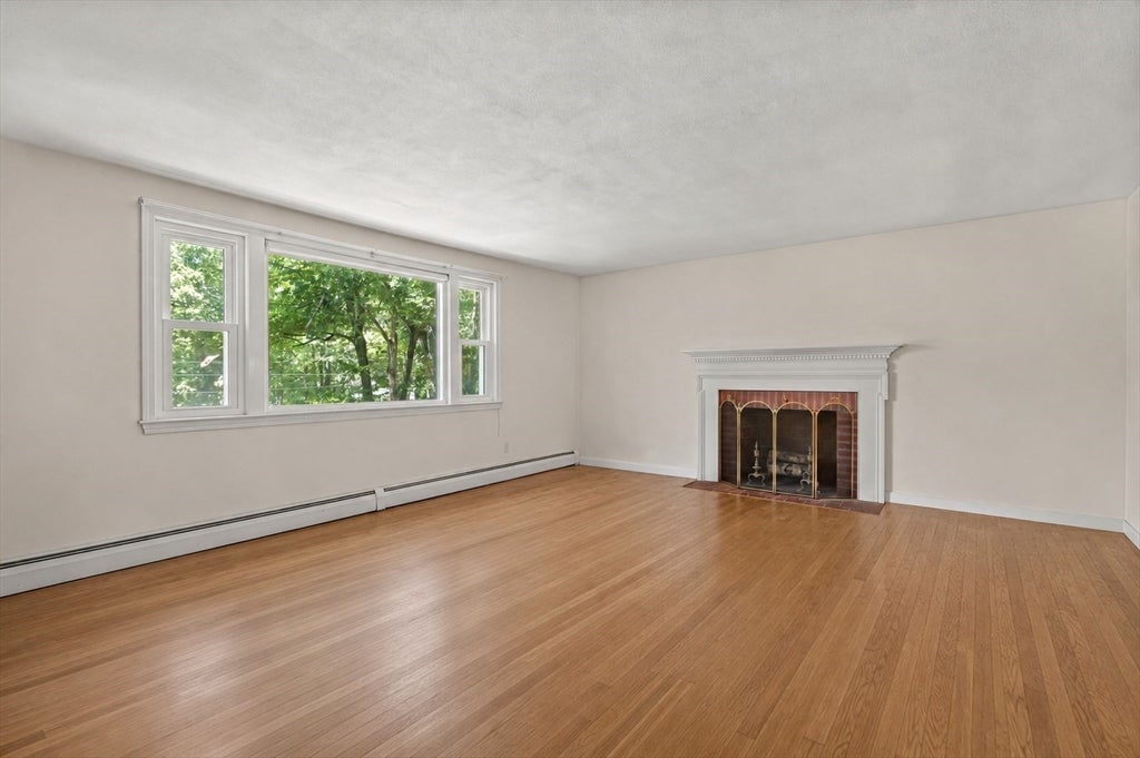 8 Dana Rd