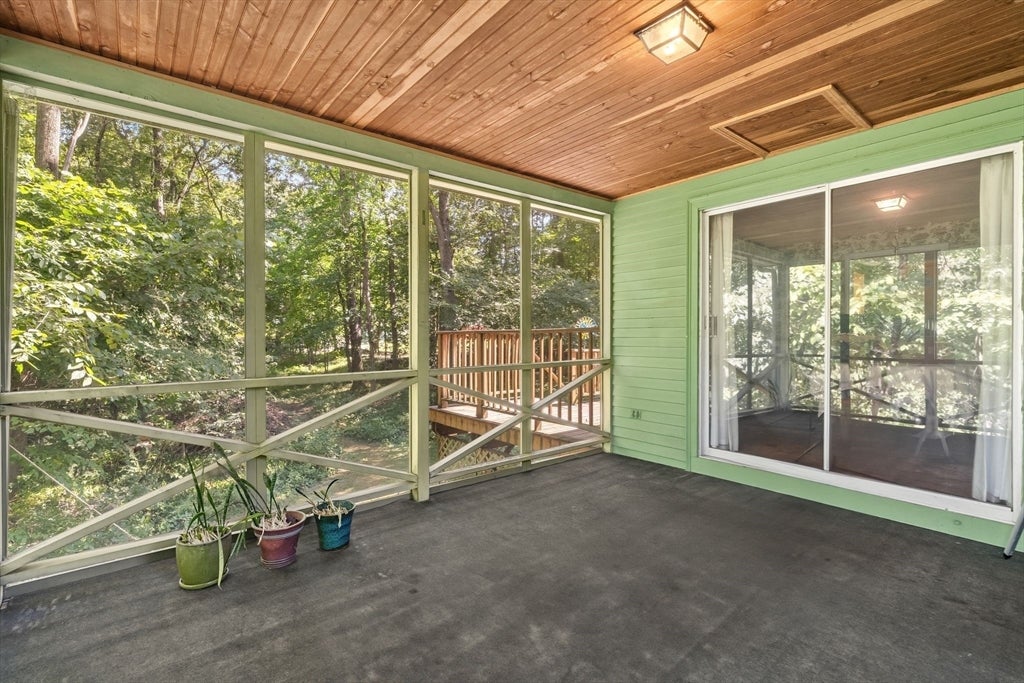 8 Dana Rd, Bedford, MA Photo #15