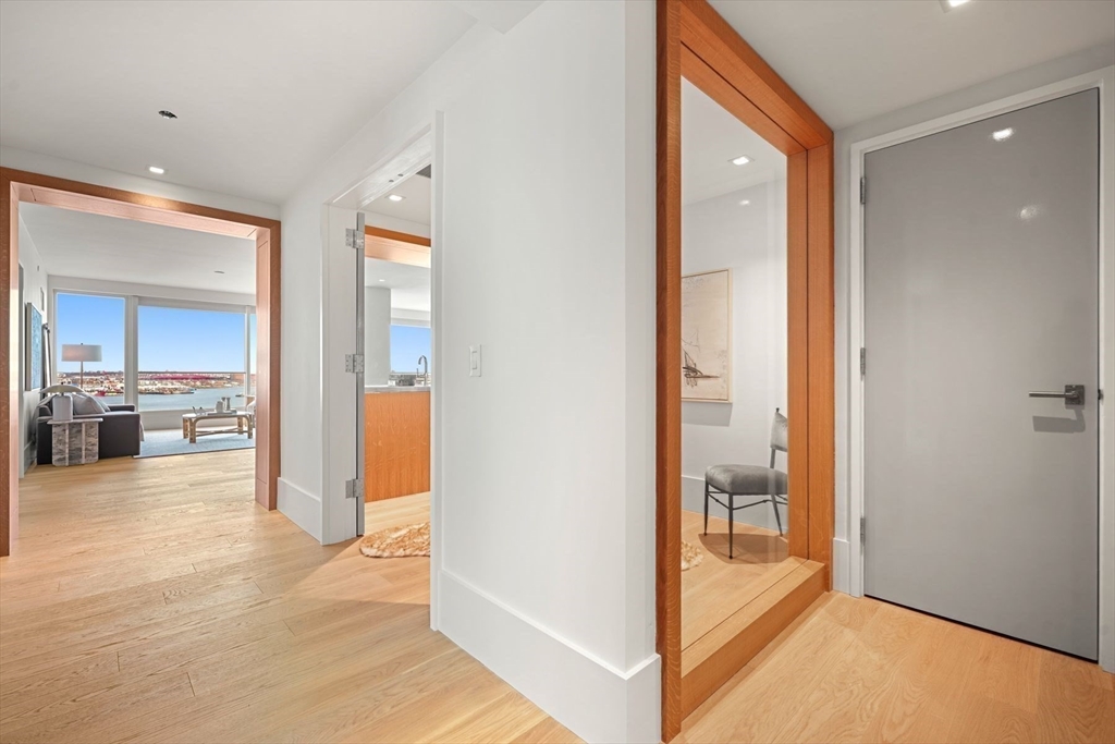 150 Seaport Boulevard 15CD