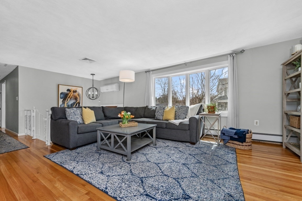 4 Sherman Place Ct