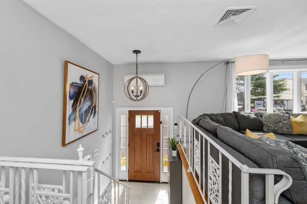 Woburn, Massachusetts 01801, United States, 4 Bedrooms Bedrooms, ,2 BathroomsBathrooms,Residential,Pending,105871