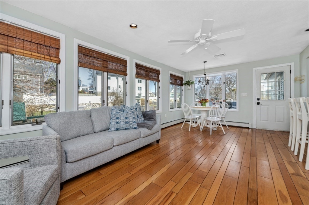 Woburn, Massachusetts 01801, United States, 4 Bedrooms Bedrooms, ,2 BathroomsBathrooms,Residential,Pending,105871